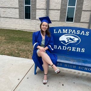 Meet your Posher, Rayven